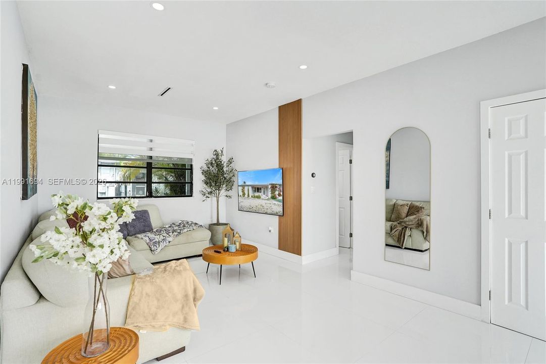 En Venta: $750,000 (3 camas, 2 baños, 1370 Pies cuadrados)