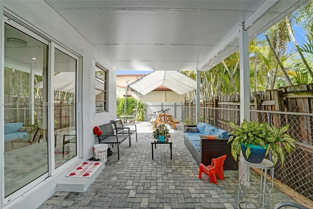 En Venta: $750,000 (3 camas, 2 baños, 1370 Pies cuadrados)