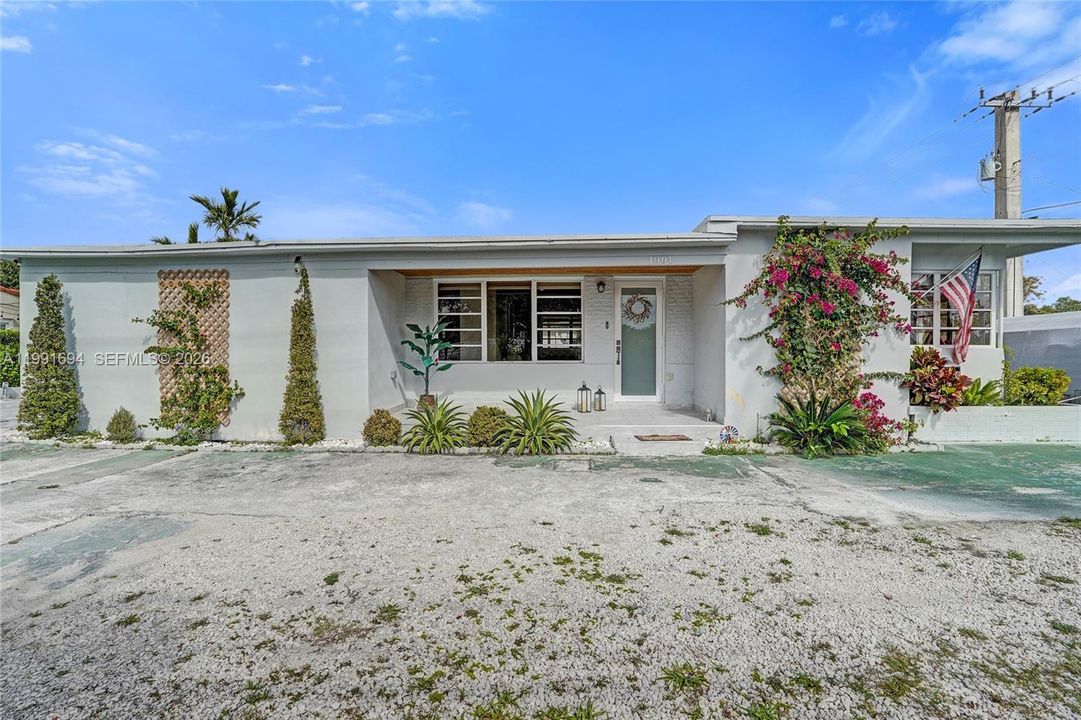 En Venta: $750,000 (3 camas, 2 baños, 1370 Pies cuadrados)