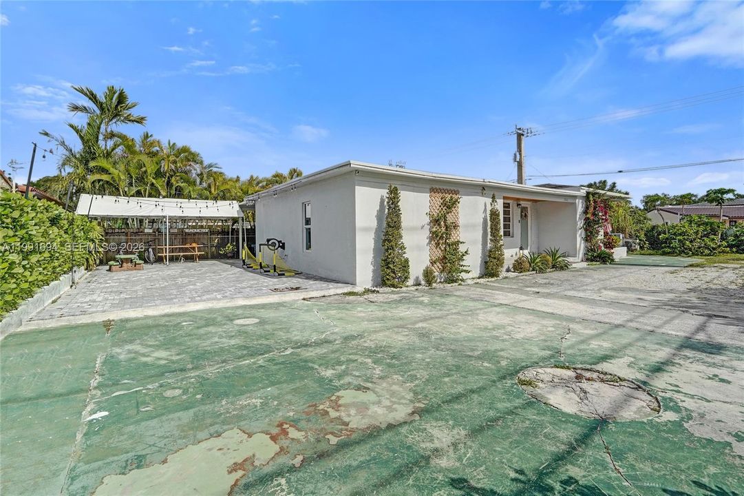 En Venta: $750,000 (3 camas, 2 baños, 1370 Pies cuadrados)