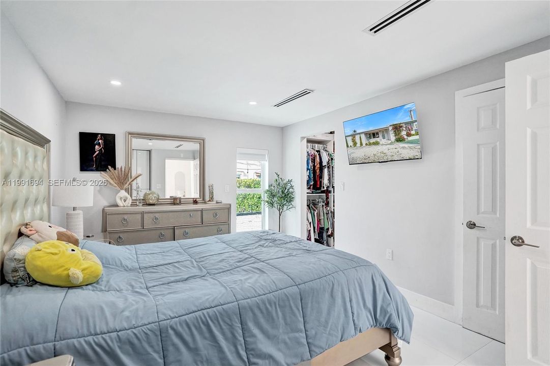 En Venta: $750,000 (3 camas, 2 baños, 1370 Pies cuadrados)