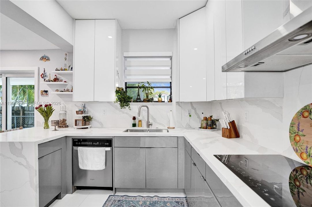En Venta: $750,000 (3 camas, 2 baños, 1370 Pies cuadrados)