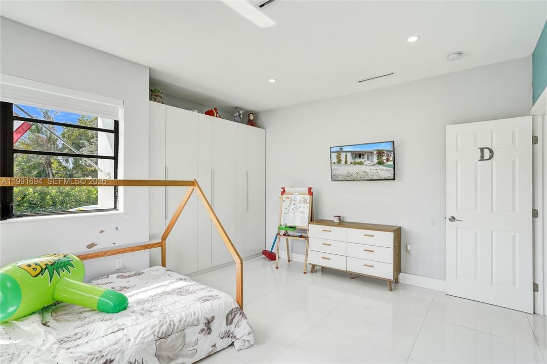 En Venta: $750,000 (3 camas, 2 baños, 1370 Pies cuadrados)
