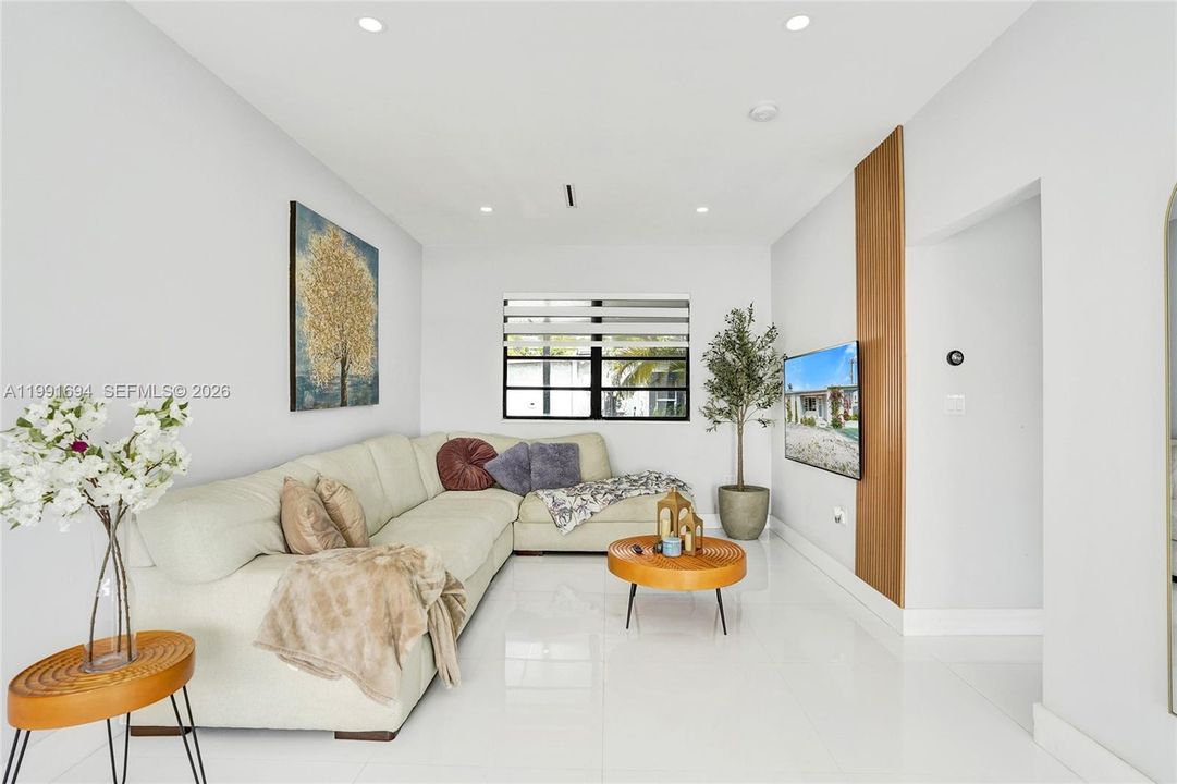 En Venta: $750,000 (3 camas, 2 baños, 1370 Pies cuadrados)