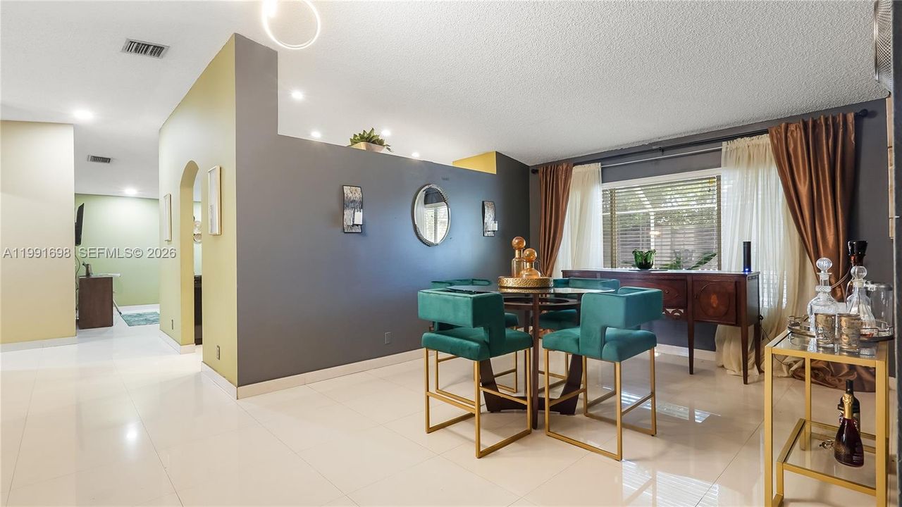 Active With Contract: $650,000 (3 beds, 2 baths, 1734 Square Feet)
