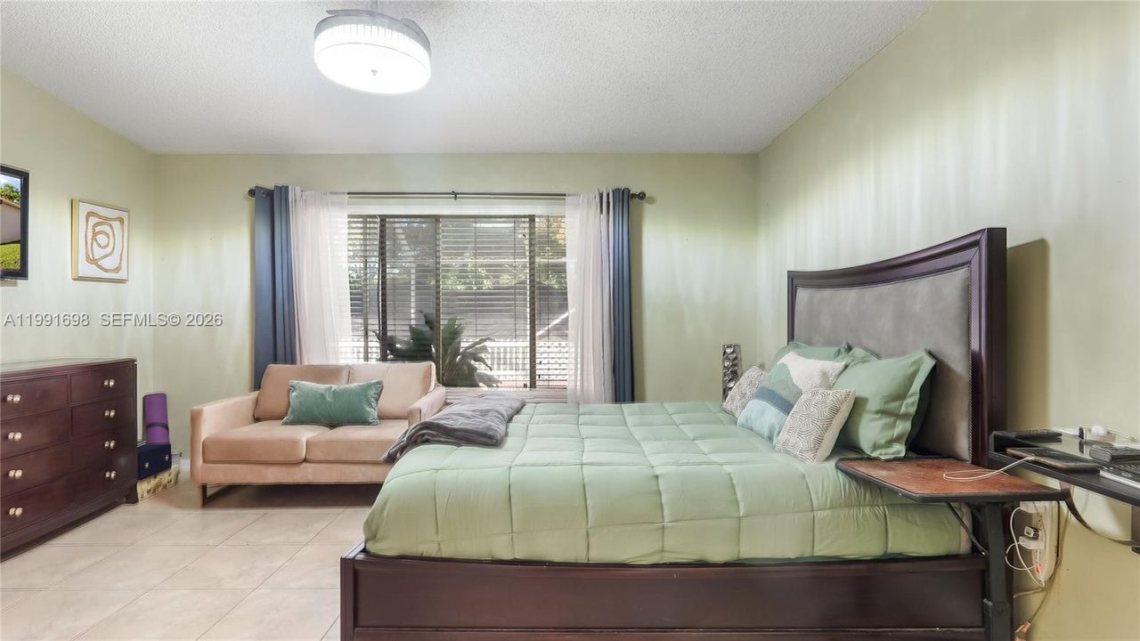 Active With Contract: $650,000 (3 beds, 2 baths, 1734 Square Feet)