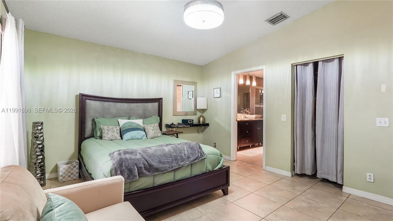 Active With Contract: $650,000 (3 beds, 2 baths, 1734 Square Feet)