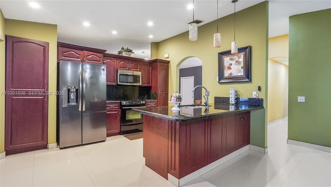 Active With Contract: $650,000 (3 beds, 2 baths, 1734 Square Feet)