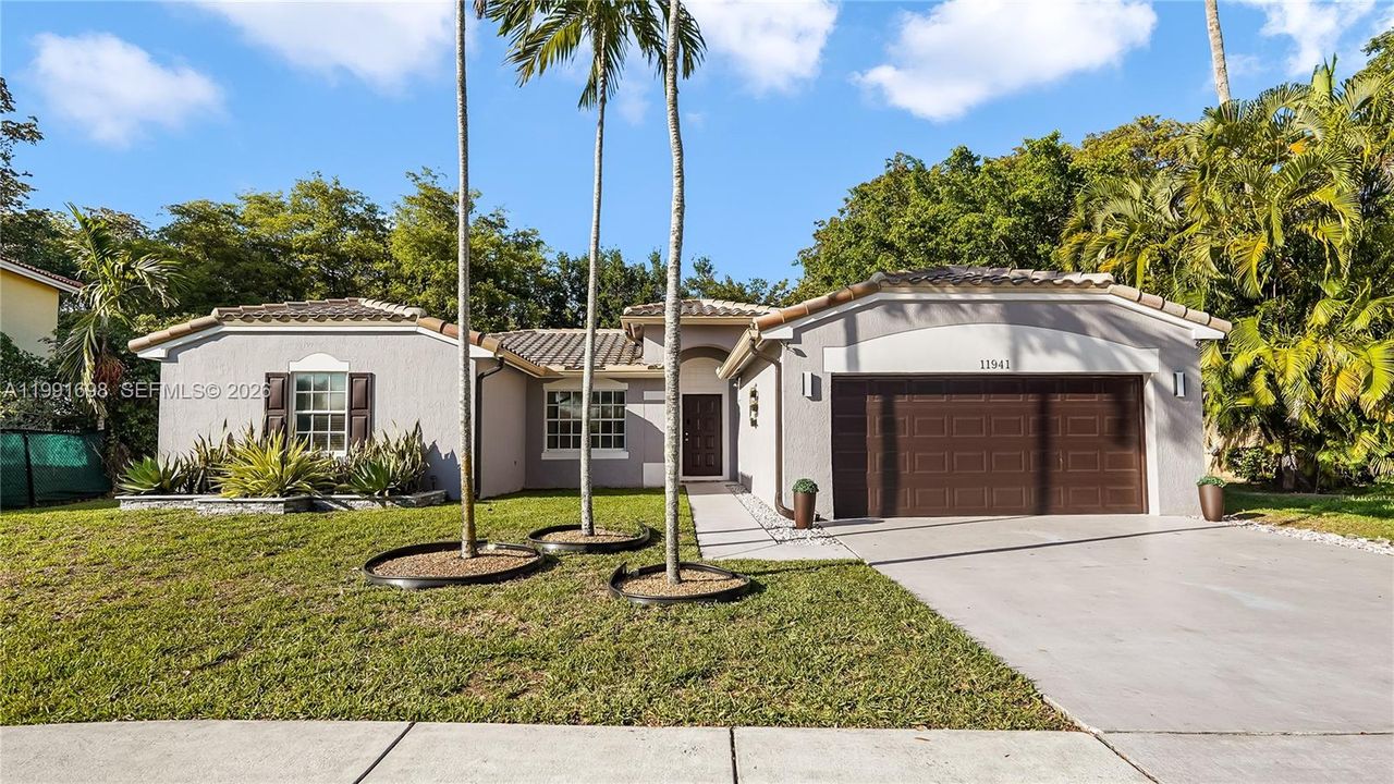 Active With Contract: $650,000 (3 beds, 2 baths, 1734 Square Feet)