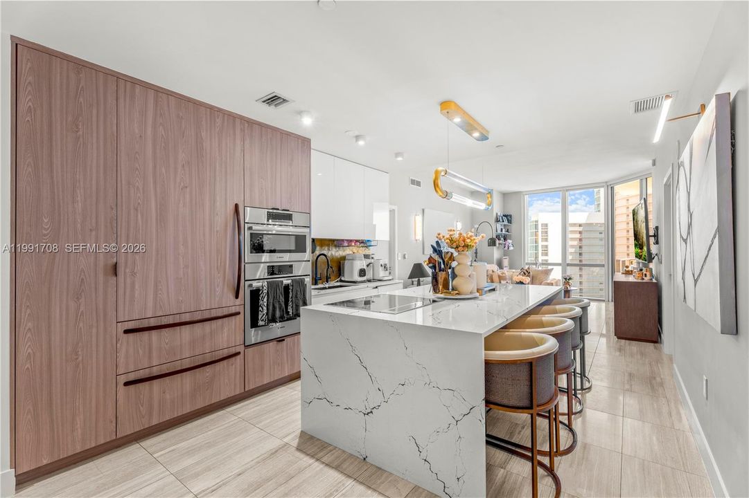 В аренду: $7,900 (2 спален, 3 ванн, 1547 Квадратных фут)