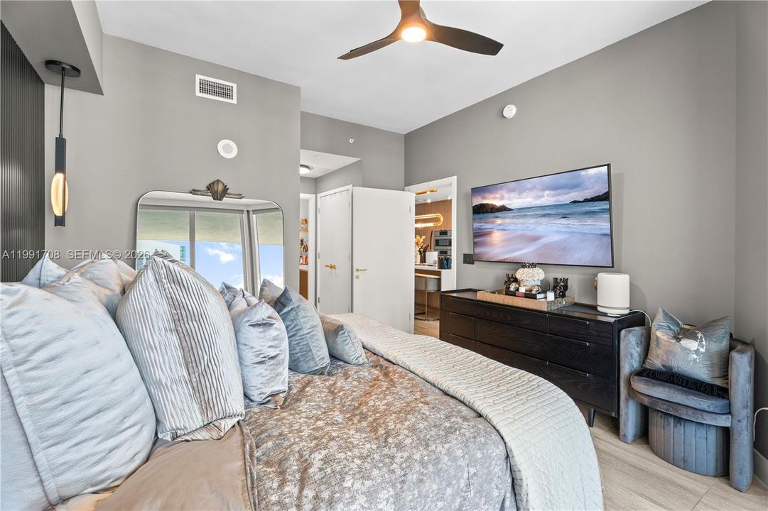 В аренду: $7,900 (2 спален, 3 ванн, 1547 Квадратных фут)