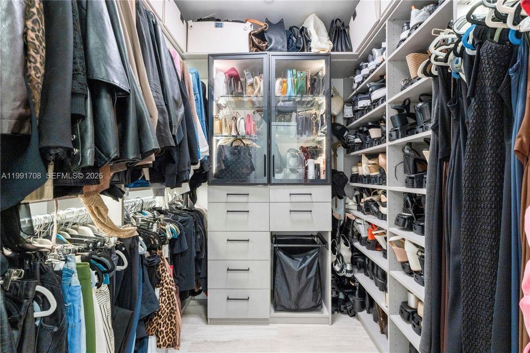 В аренду: $7,900 (2 спален, 3 ванн, 1547 Квадратных фут)