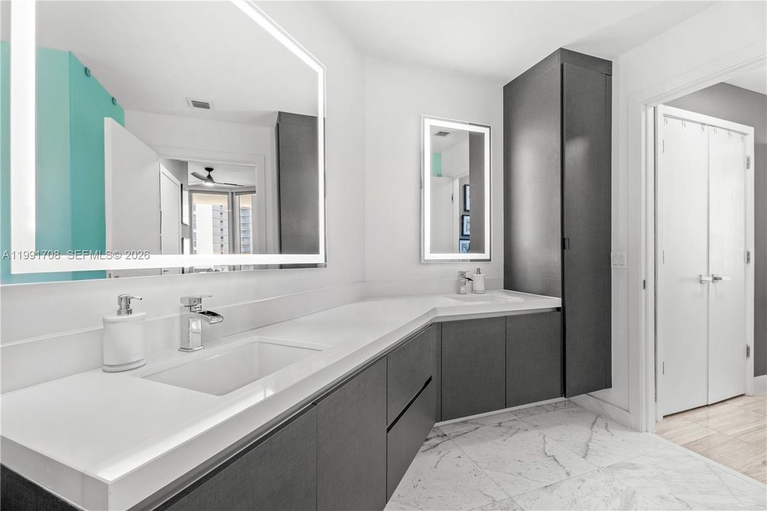 В аренду: $7,900 (2 спален, 3 ванн, 1547 Квадратных фут)