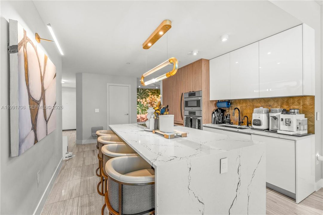 В аренду: $7,900 (2 спален, 3 ванн, 1547 Квадратных фут)