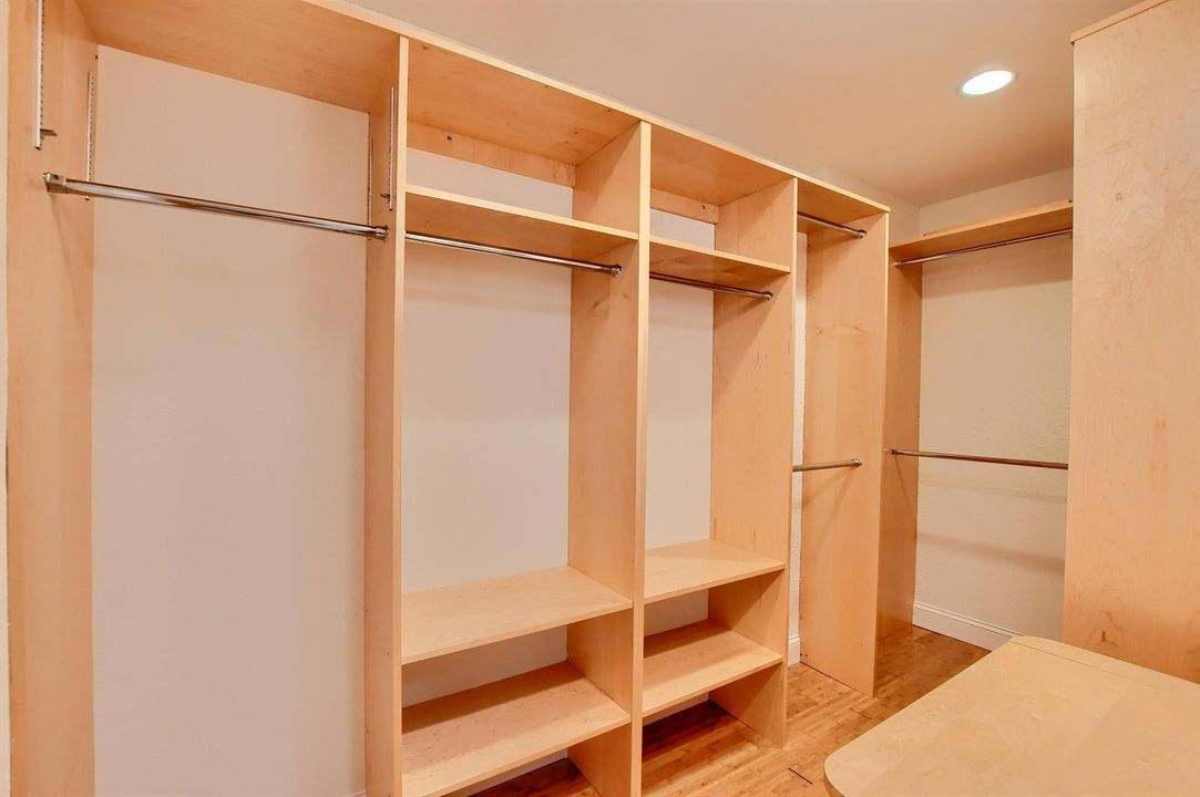Walking closet