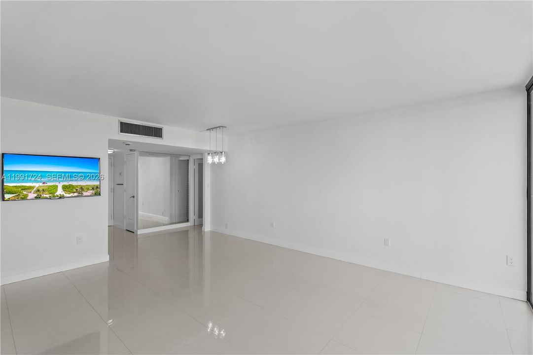 На продажу: $245,000 (1 спален, 2 ванн, 896 Квадратных фут)