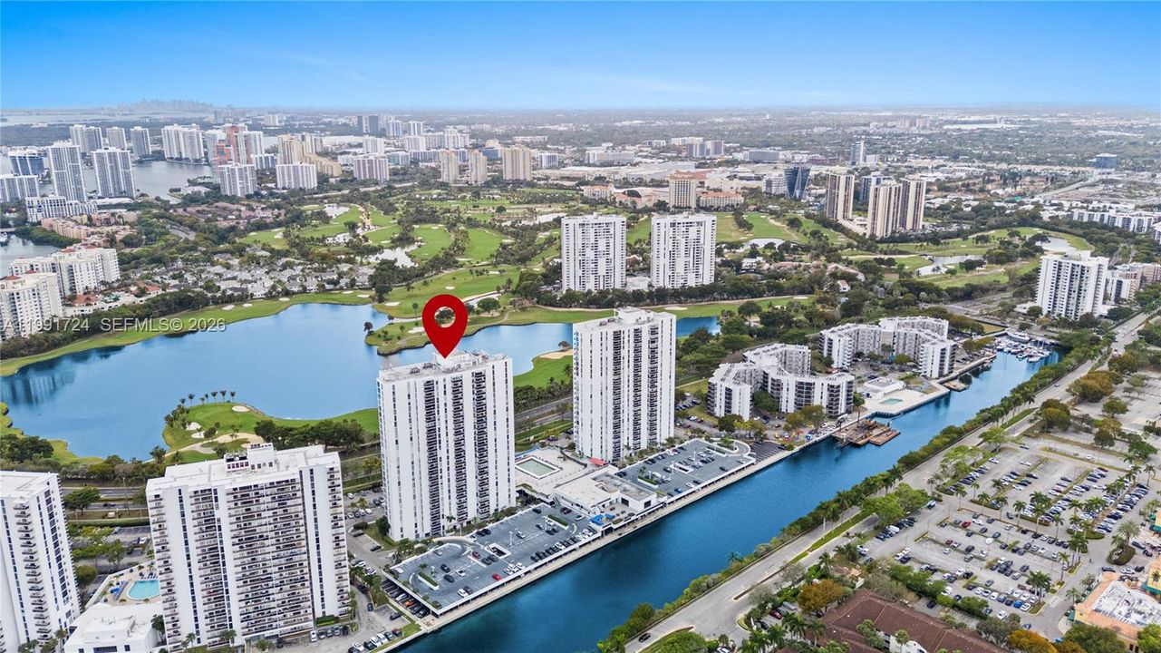 На продажу: $245,000 (1 спален, 2 ванн, 896 Квадратных фут)