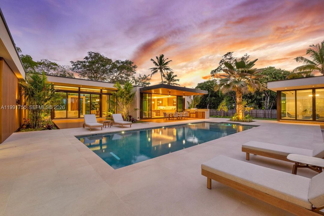 En Venta: $7,175,000 (7 camas, 7 baños, 6138 Pies cuadrados)