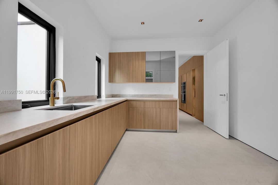 En Venta: $7,175,000 (7 camas, 7 baños, 6138 Pies cuadrados)