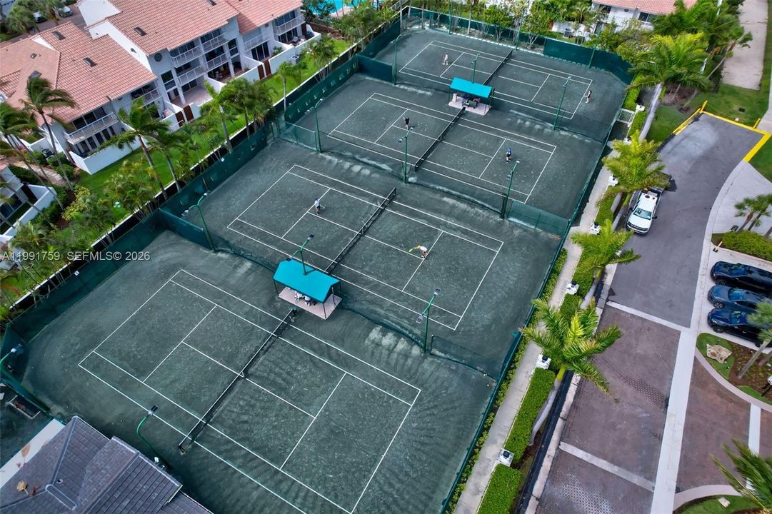 En Venta: $1,200,000 (3 camas, 2 baños, 2630 Pies cuadrados)