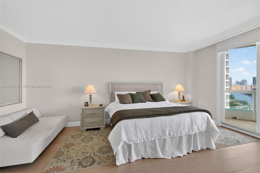 En Venta: $1,200,000 (3 camas, 2 baños, 2630 Pies cuadrados)