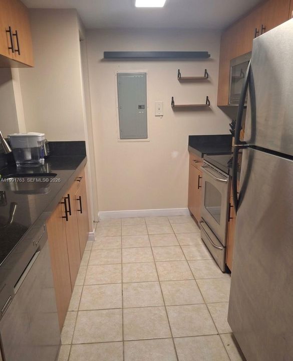 На продажу: $335,000 (2 спален, 2 ванн, 891 Квадратных фут)