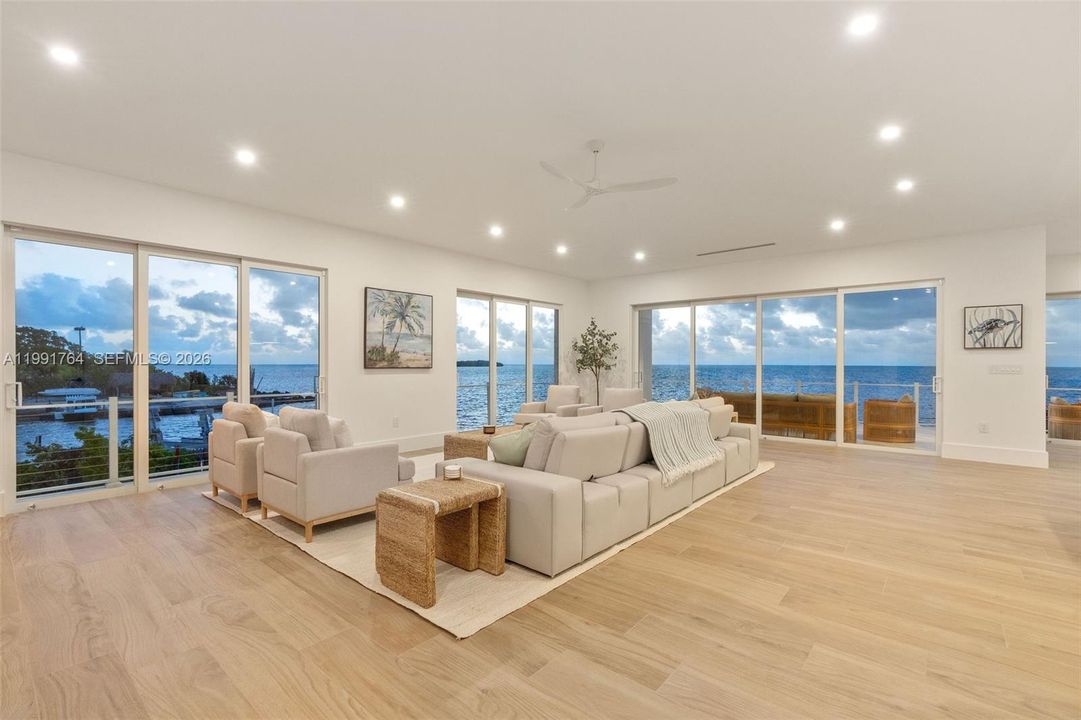 На продажу: $6,700,000 (5 спален, 4 ванн, 3490 Квадратных фут)