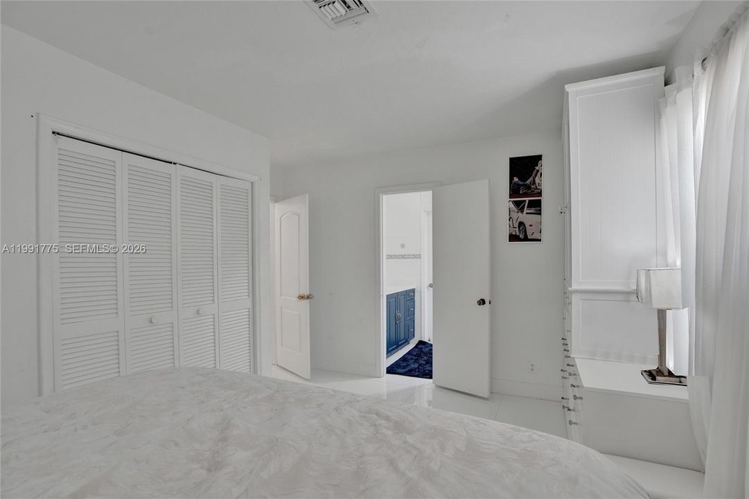 En Venta: $1,950,000 (4 camas, 3 baños, 2349 Pies cuadrados)