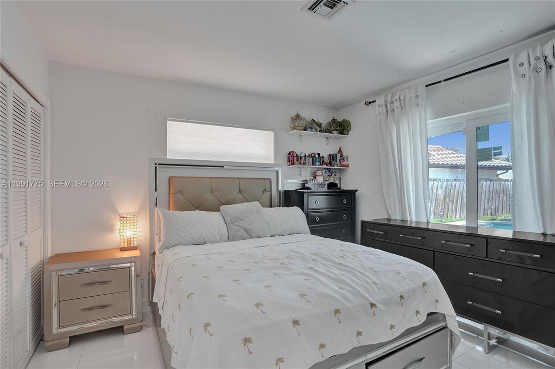 En Venta: $1,950,000 (4 camas, 3 baños, 2349 Pies cuadrados)