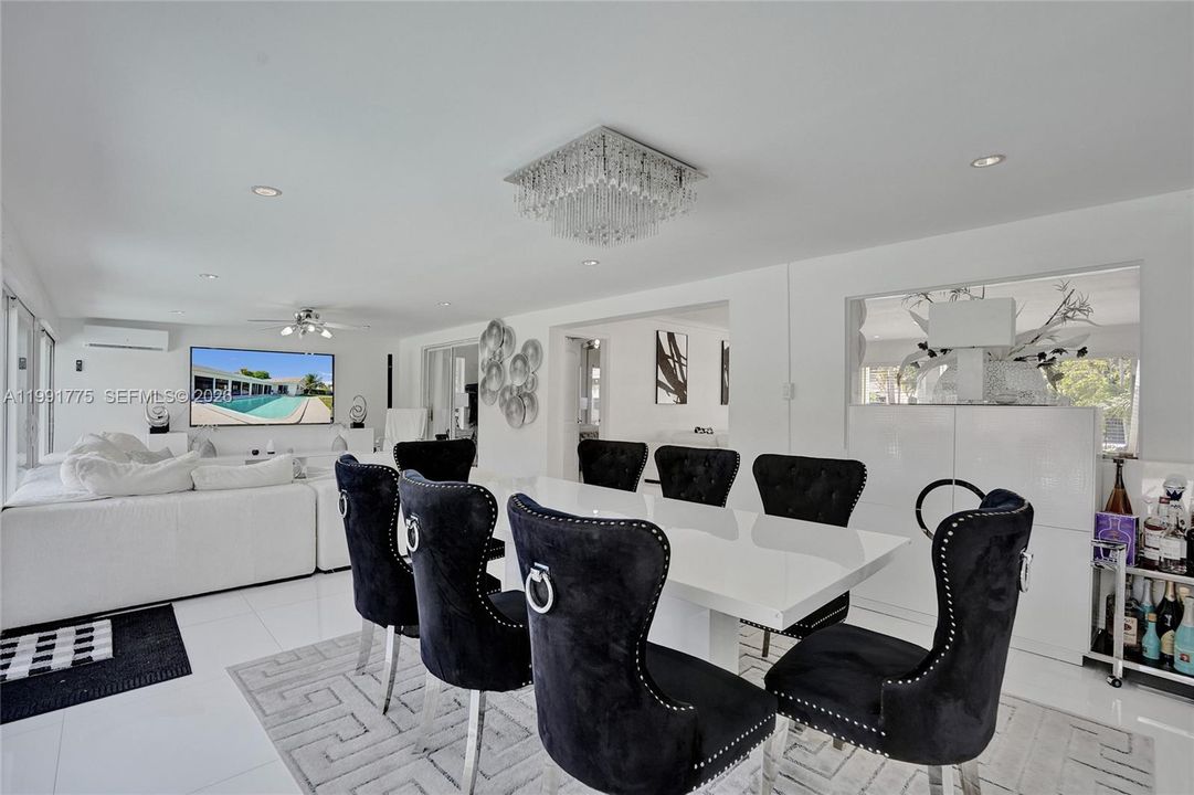 En Venta: $1,950,000 (4 camas, 3 baños, 2349 Pies cuadrados)