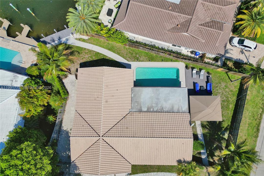 En Venta: $1,950,000 (4 camas, 3 baños, 2349 Pies cuadrados)