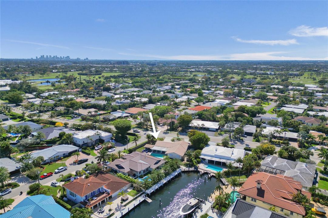 En Venta: $1,950,000 (4 camas, 3 baños, 2349 Pies cuadrados)