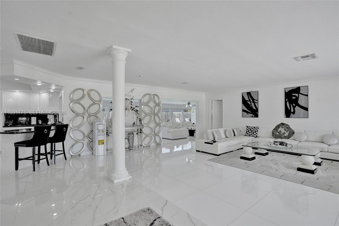 En Venta: $1,950,000 (4 camas, 3 baños, 2349 Pies cuadrados)