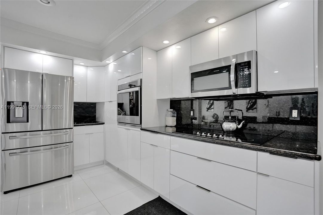 En Venta: $1,950,000 (4 camas, 3 baños, 2349 Pies cuadrados)