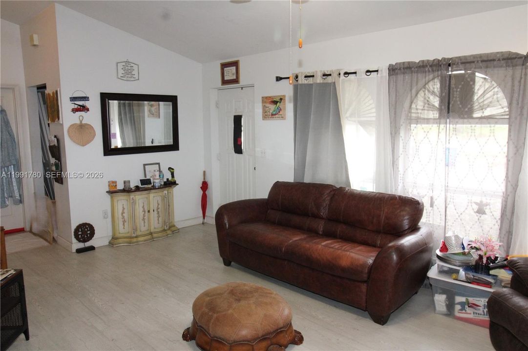 На продажу: $395,000 (3 спален, 2 ванн, 0 Квадратных фут)