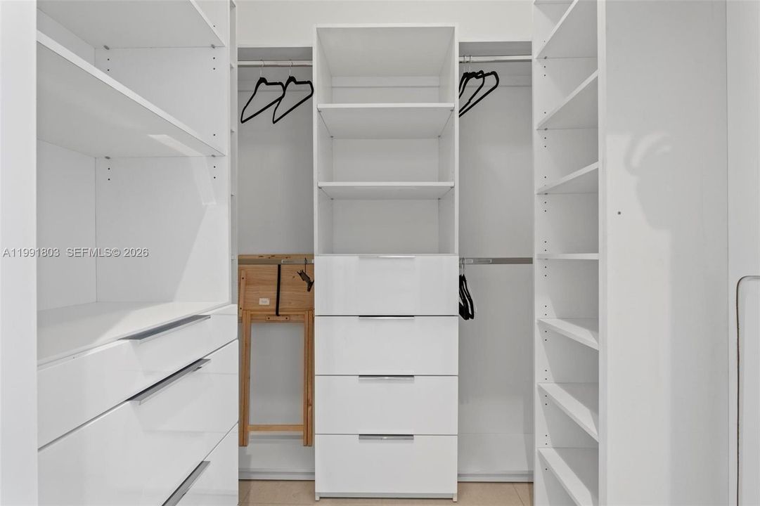 出租: $5,500 (2 贝兹, 2 浴室, 1379 平方英尺)