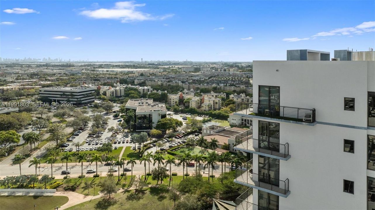 出租: $5,500 (2 贝兹, 2 浴室, 1379 平方英尺)