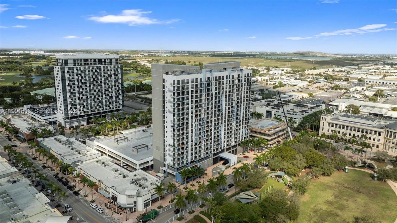 出租: $5,500 (2 贝兹, 2 浴室, 1379 平方英尺)