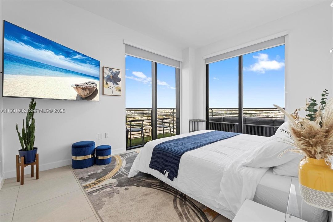 出租: $5,500 (2 贝兹, 2 浴室, 1379 平方英尺)