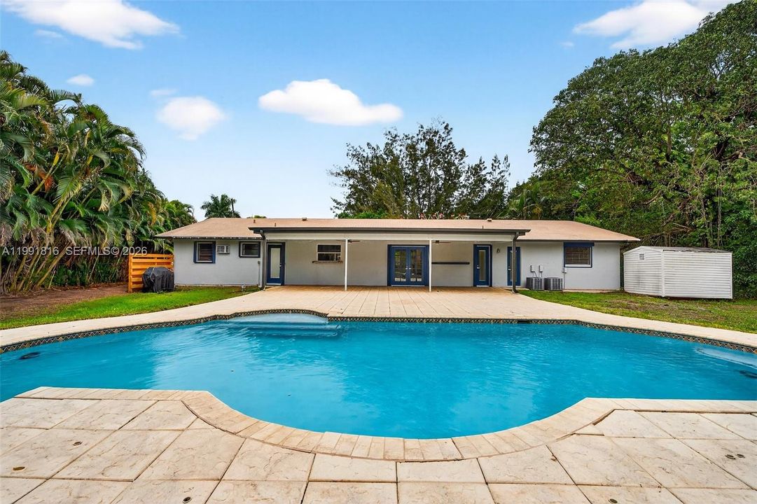 Activo con contrato: $1,070,000 (4 camas, 3 baños, 2168 Pies cuadrados)