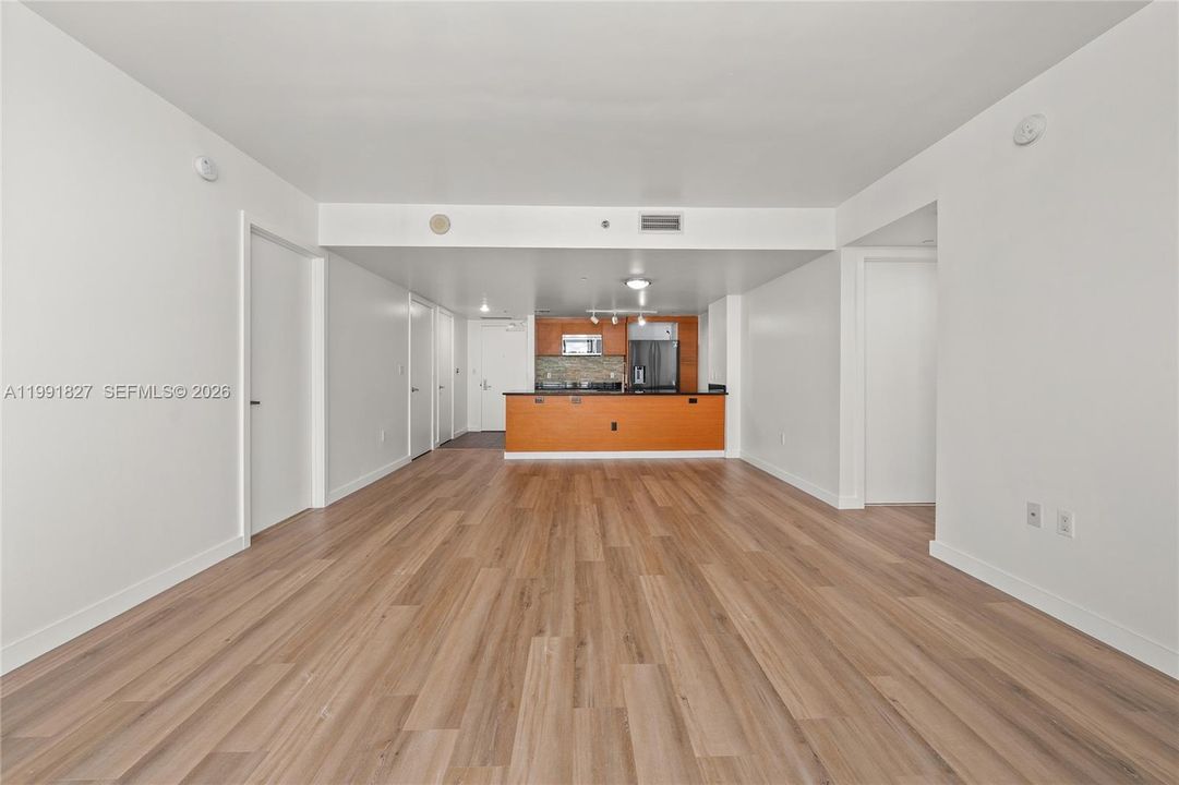 For Sale: $665,000 (2 beds, 2 baths, 1256 Square Feet)