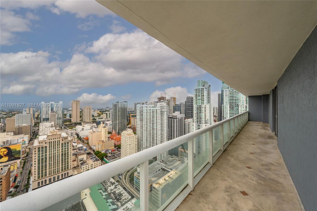 For Sale: $665,000 (2 beds, 2 baths, 1256 Square Feet)