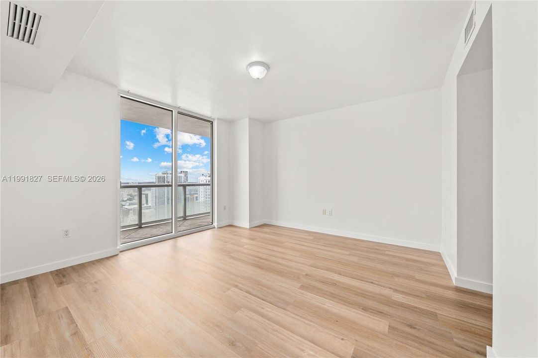 For Sale: $665,000 (2 beds, 2 baths, 1256 Square Feet)