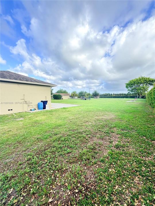 Recently Sold: $1,550,000 (4 beds, 4 baths, 4870 Square Feet)