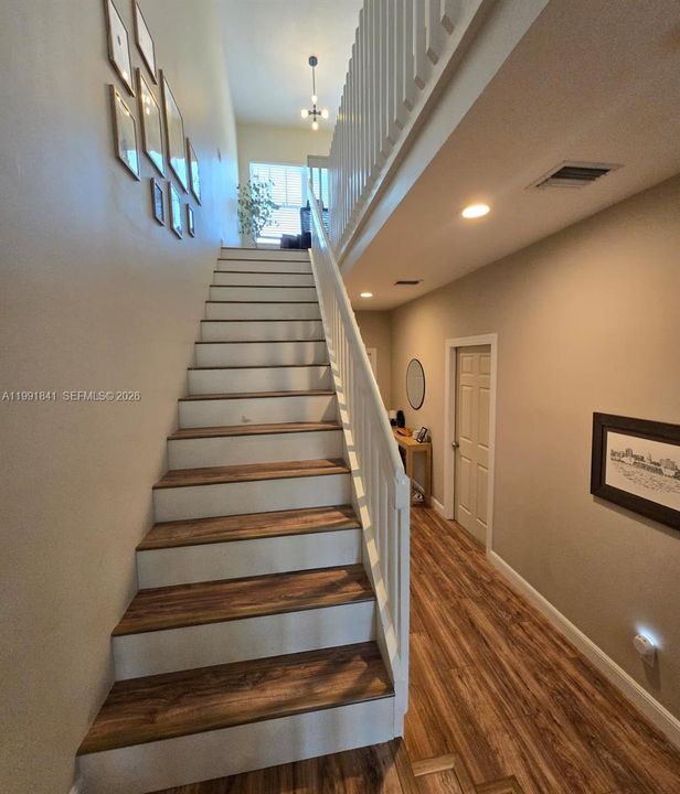Active With Contract: $3,350 (2 beds, 2 baths, 1564 Square Feet)