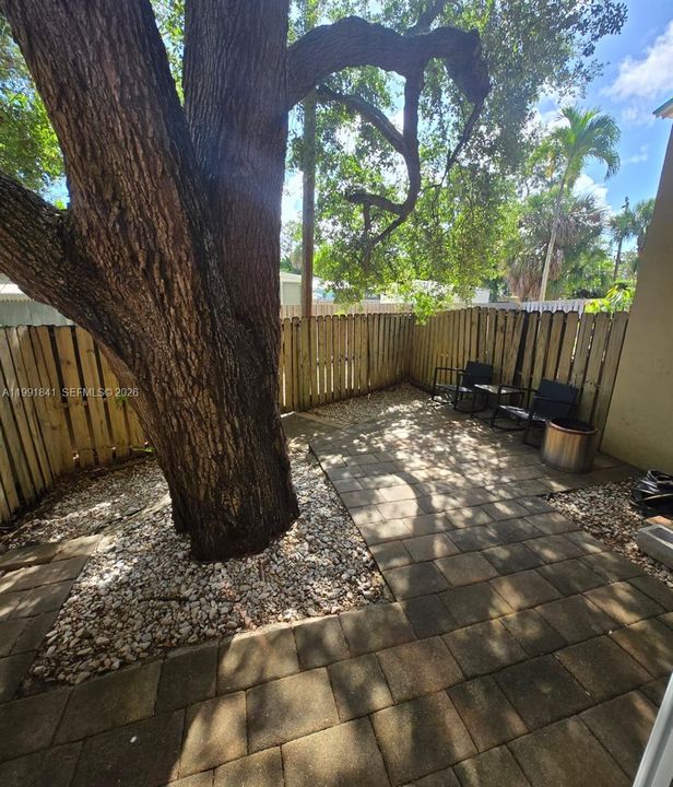 Active With Contract: $3,350 (2 beds, 2 baths, 1564 Square Feet)