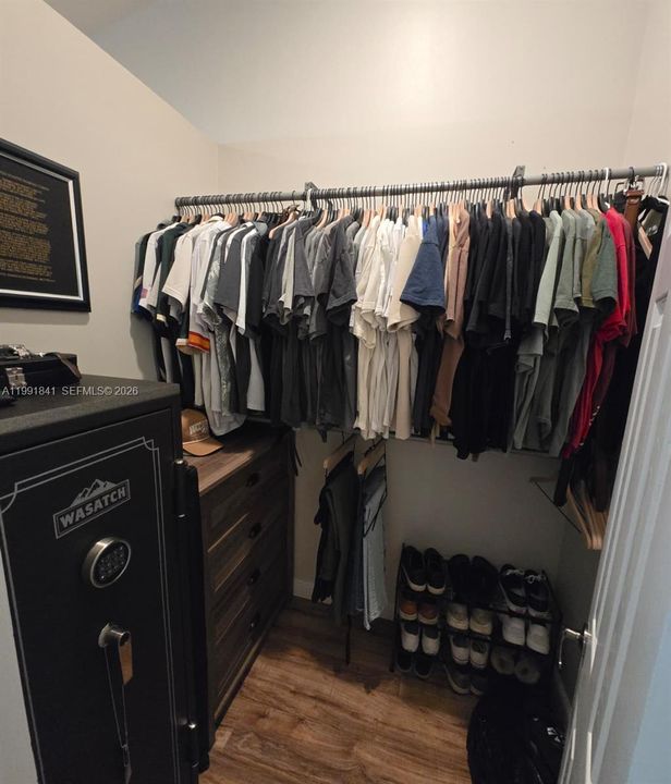 Active With Contract: $3,350 (2 beds, 2 baths, 1564 Square Feet)