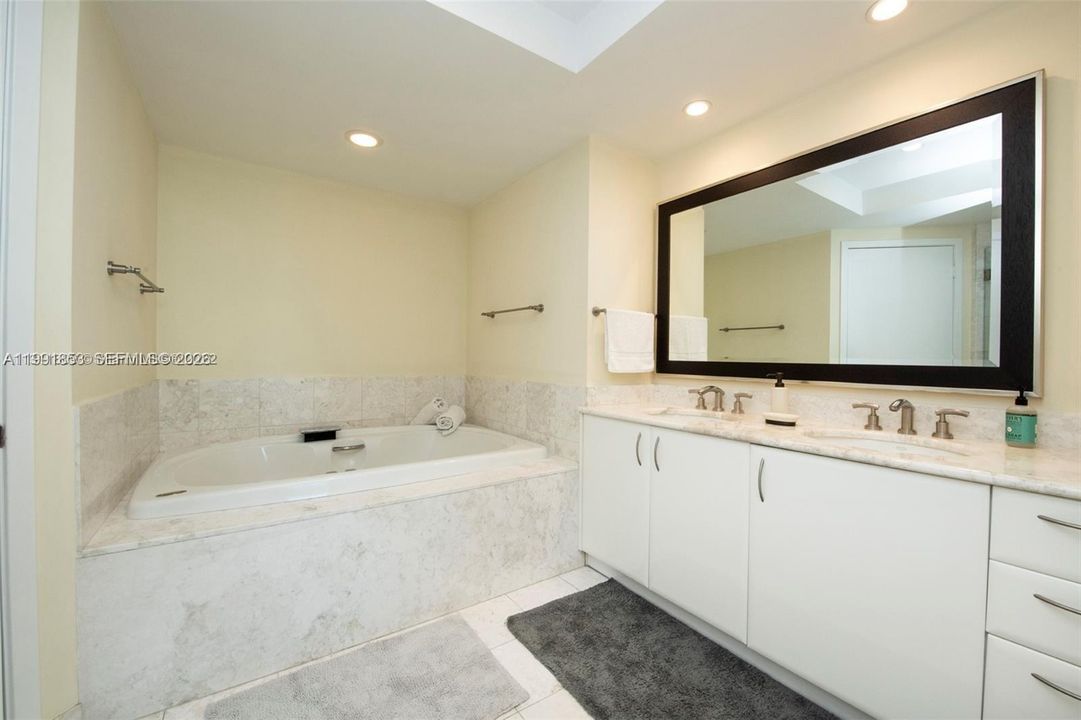 For Sale: $1,649,000 (2 beds, 3 baths, 1730 Square Feet)