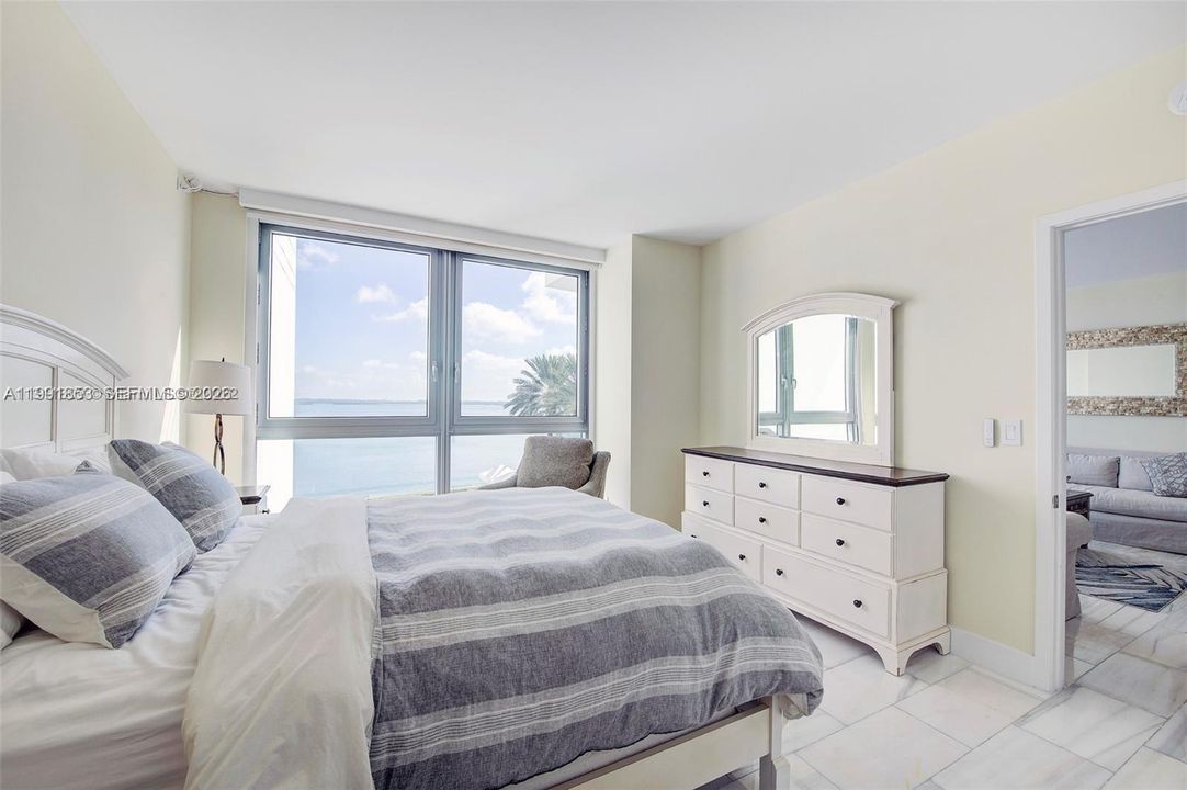 For Sale: $1,649,000 (2 beds, 3 baths, 1730 Square Feet)