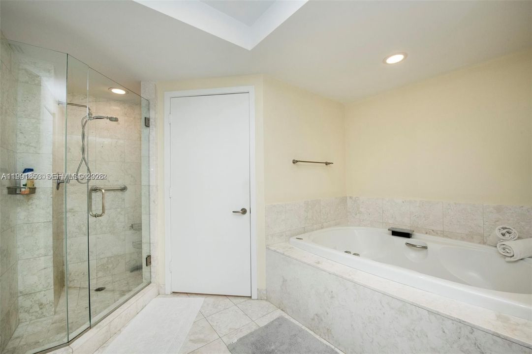 For Sale: $1,649,000 (2 beds, 3 baths, 1730 Square Feet)